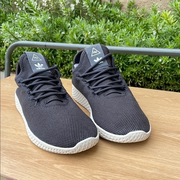 Pharell Williams x Adidas Gray Grey Sneakers Tennis Shoes CQ2162 Men' Size 7 - Picture 3 of 11